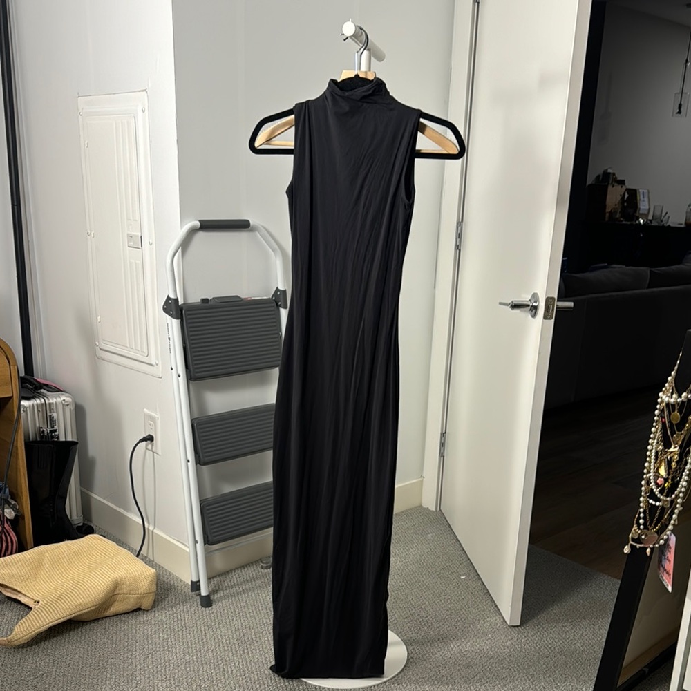 Elegant Black Sleeveless Maxi Dress